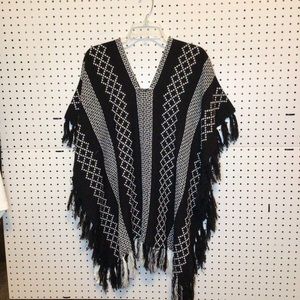 NWT Simonetta Black and White Poncho